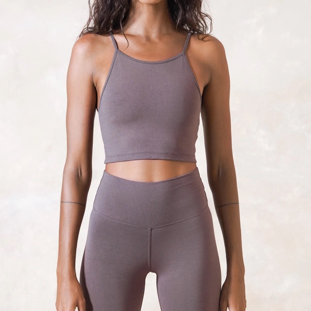 Women's Seamless Crop Top and Leggings Set - Brown